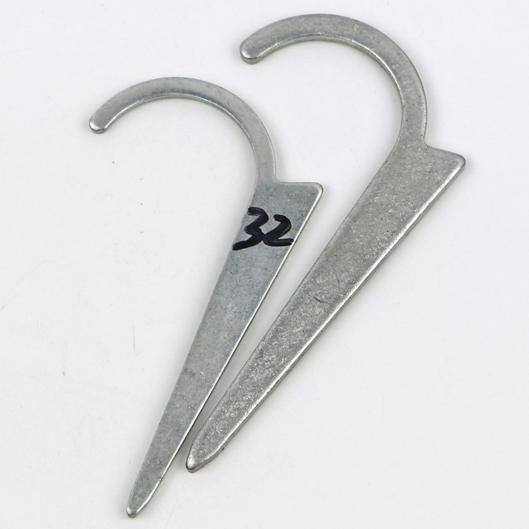 厂家直销 钩钉 批发金属水管钩钉 优质ppr镀锌扁勾钉大号20管码