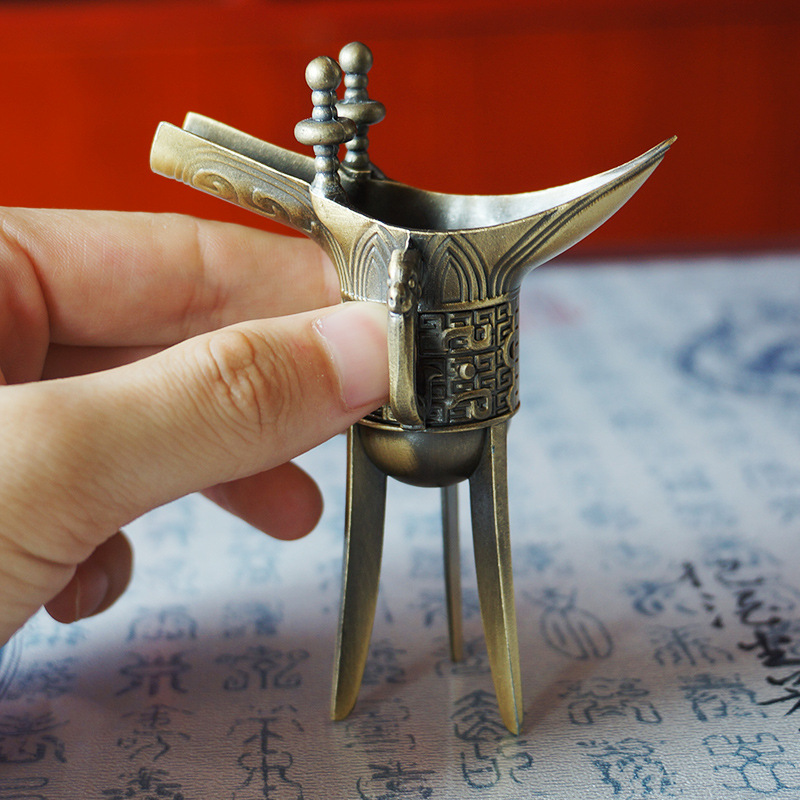 青铜合金爵杯帝王三角杯酒樽金属杯子装饰品铜工艺品酒杯喝酒道具