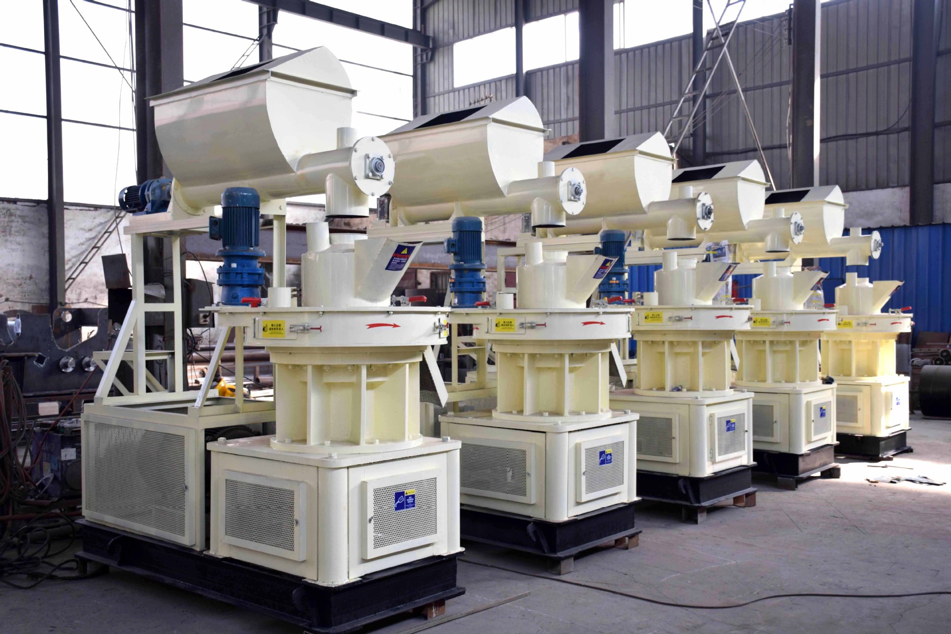 燃料颗粒机 立式环模木屑颗粒机 锯末制粒机生产线_环保/环保设备栏目