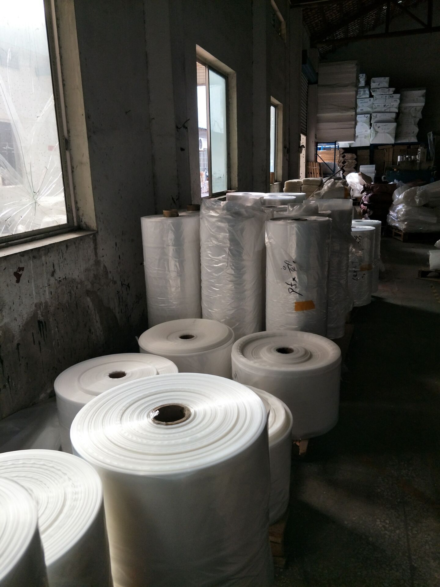 供应pe胶袋 pe服装袋 pe自粘胶袋子 pe塑料袋 手提服装袋厂家