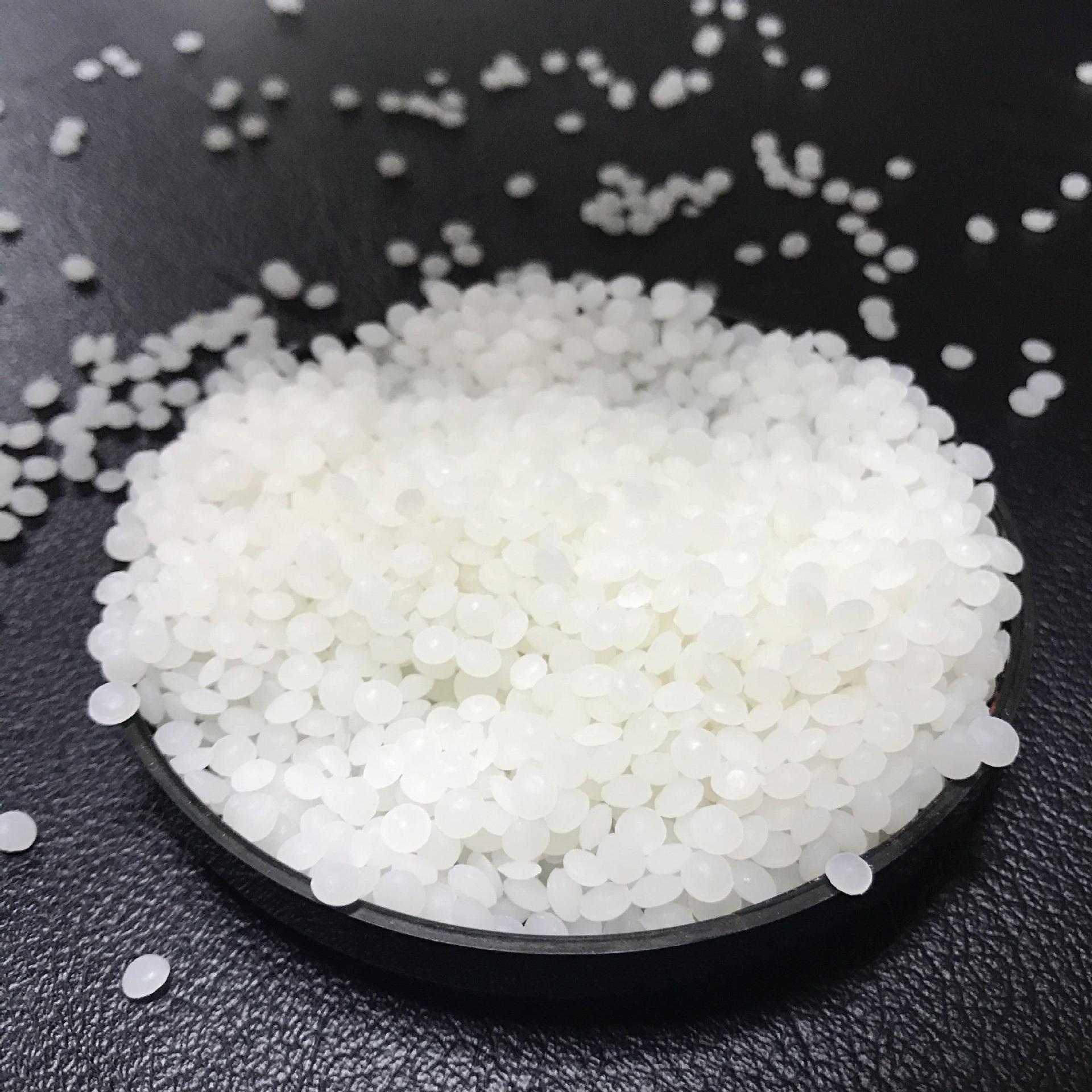 色母颗粒与树脂颗粒相近,在计量上更方便准确,混合时不会粘附于容器上