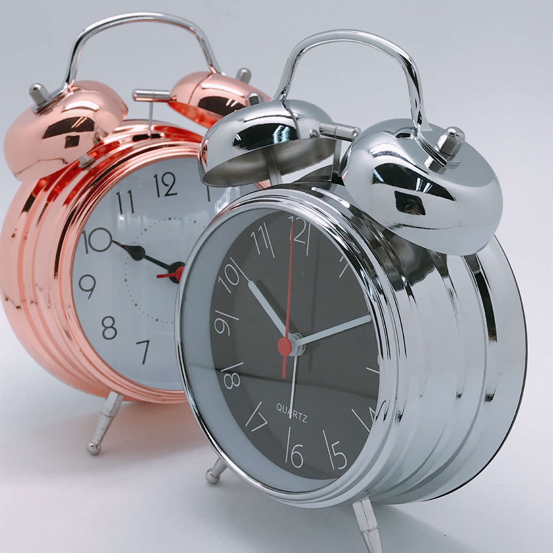 批发 优质时尚简约立体闹钟 超静音带夜光四寸双铃闹钟 学生闹钟