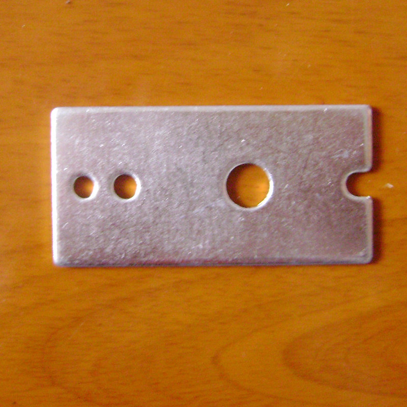 厂家直销门窗五金配件铁片 防盗门加固片加强铁片