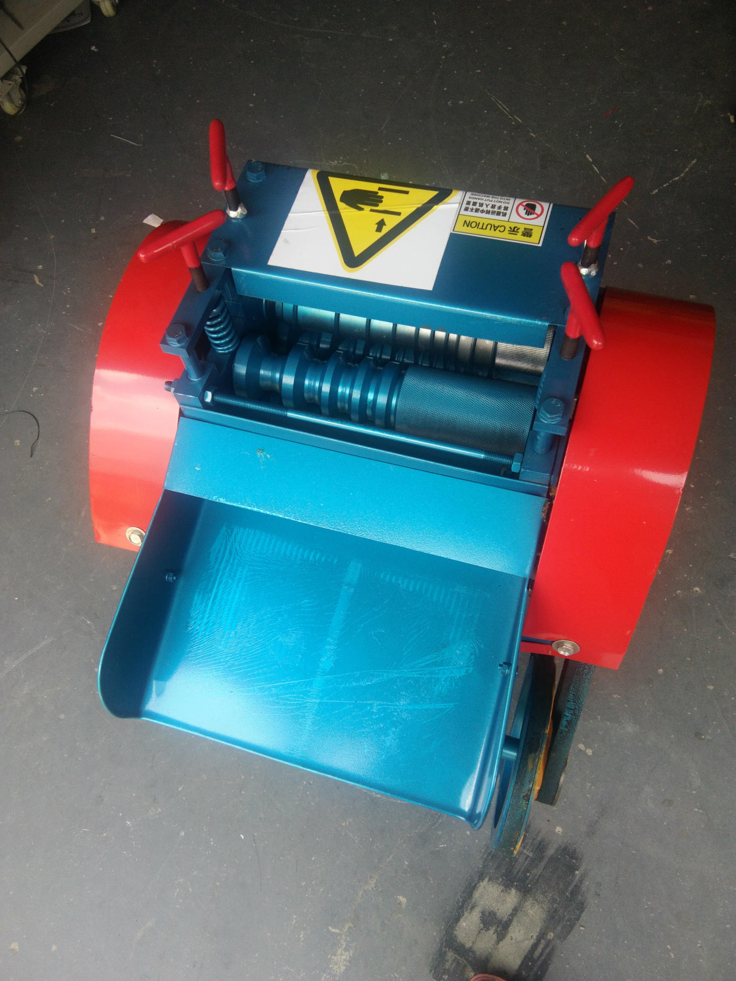 厂价直销 废旧电线电缆剥线机 双刀型铜线外皮分离机 扒皮机