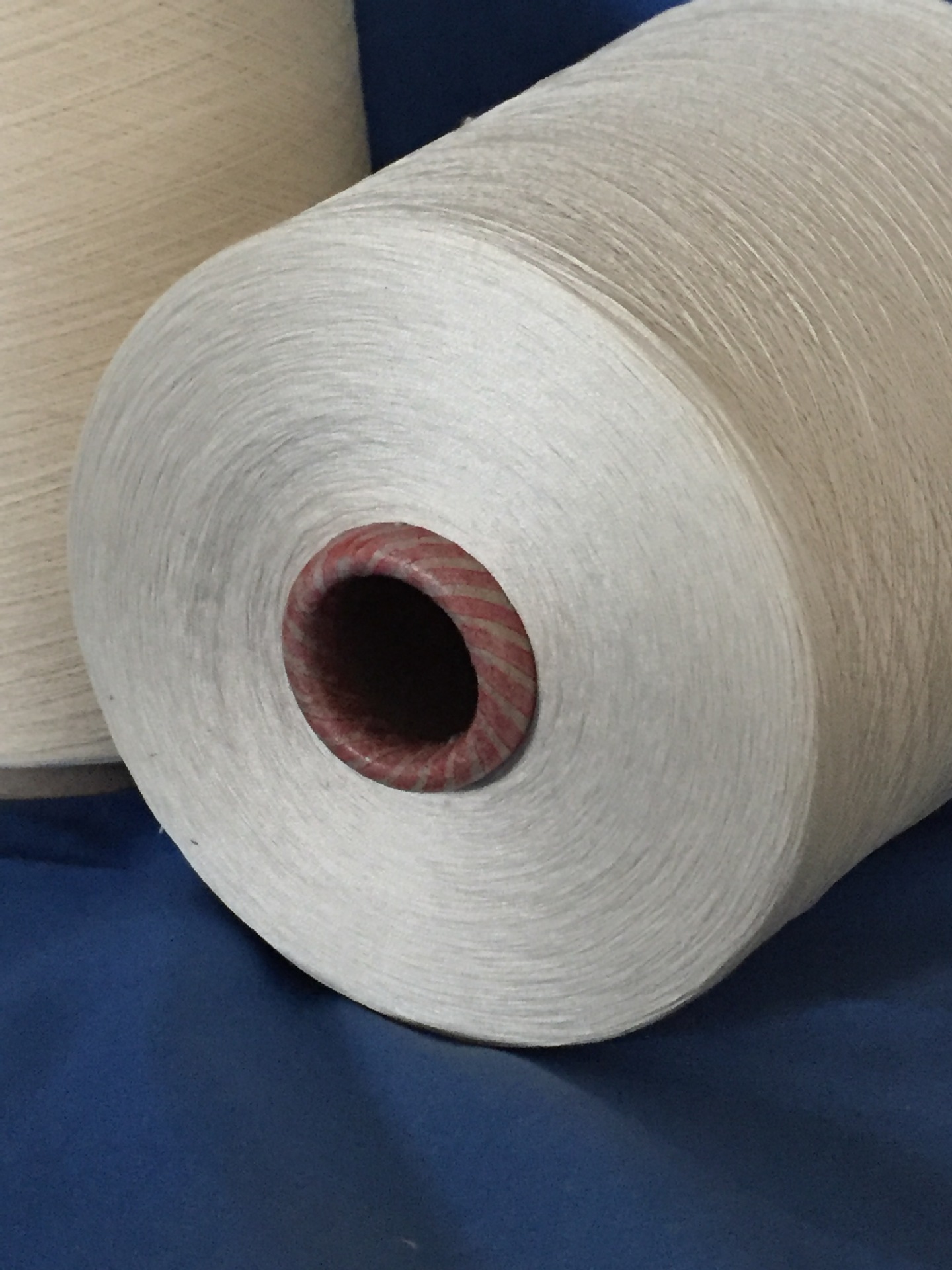 环锭纺丝光棉纱线 60s/2 80s/2 100支丝光烧毛棉纱 现货销售