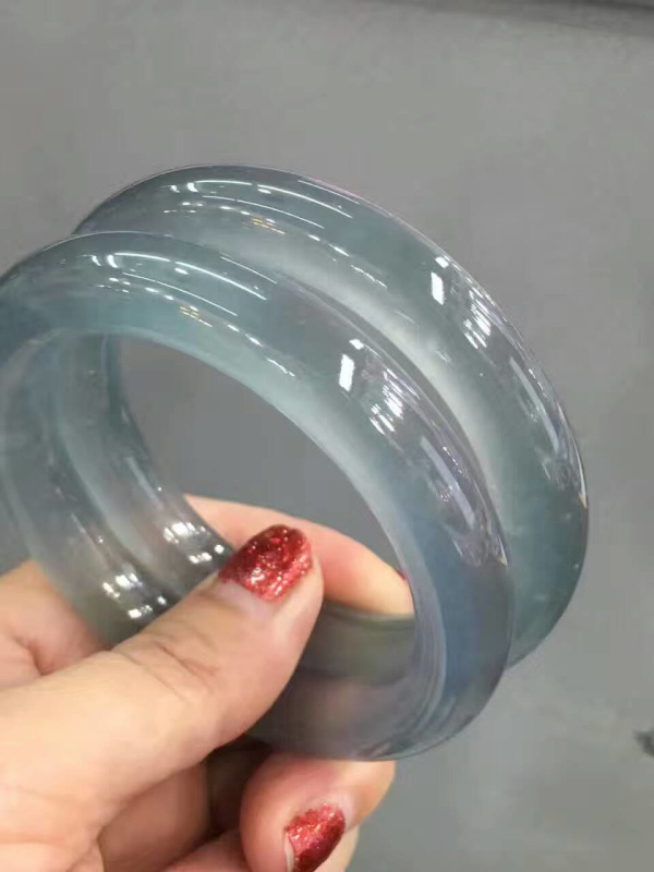 收藏精品一尘不染玻璃种蓝水圆条,莹光闪闪手镯,询价