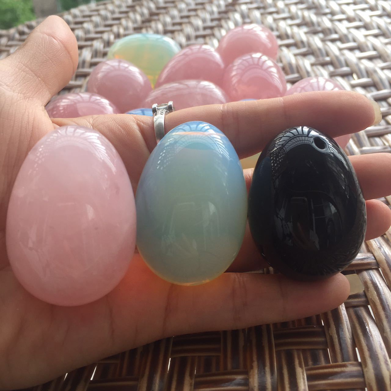 厂家直销宝石工艺品 半宝石水晶鸡蛋形阴户蛋 女性按摩石尺寸定制
