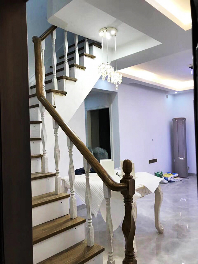 实木楼梯四角旋转柱 家用复式楼梯立柱扶手实木楼梯 楼梯扶手加工