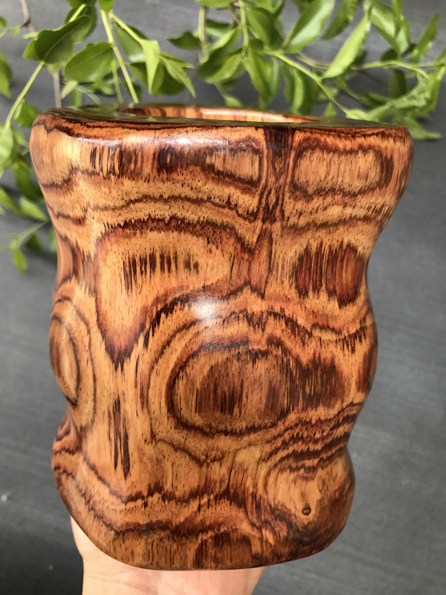 印尼大叶素面木雕黄花梨笔筒 鬼脸花纹文房四宝波纹摆件学生礼品