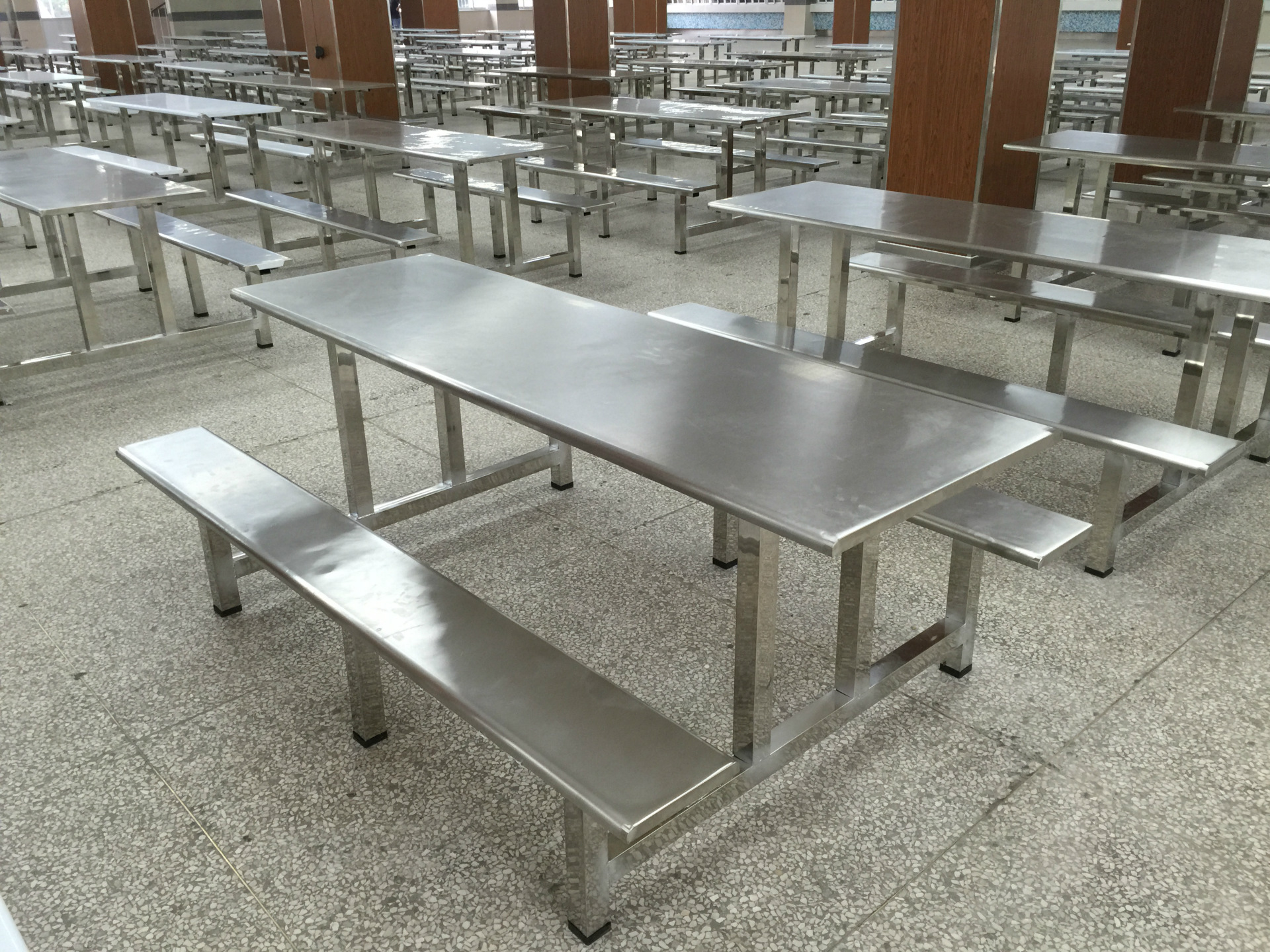 4人连体餐桌学校食堂餐桌椅组合不锈钢连体快餐桌椅4人