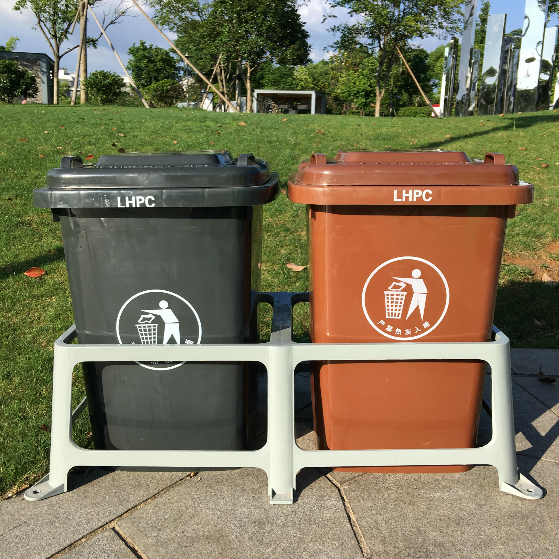 垃圾桶厂家优质供应50l垃圾桶四轮 青岛垃圾桶 烟台垃圾桶促销