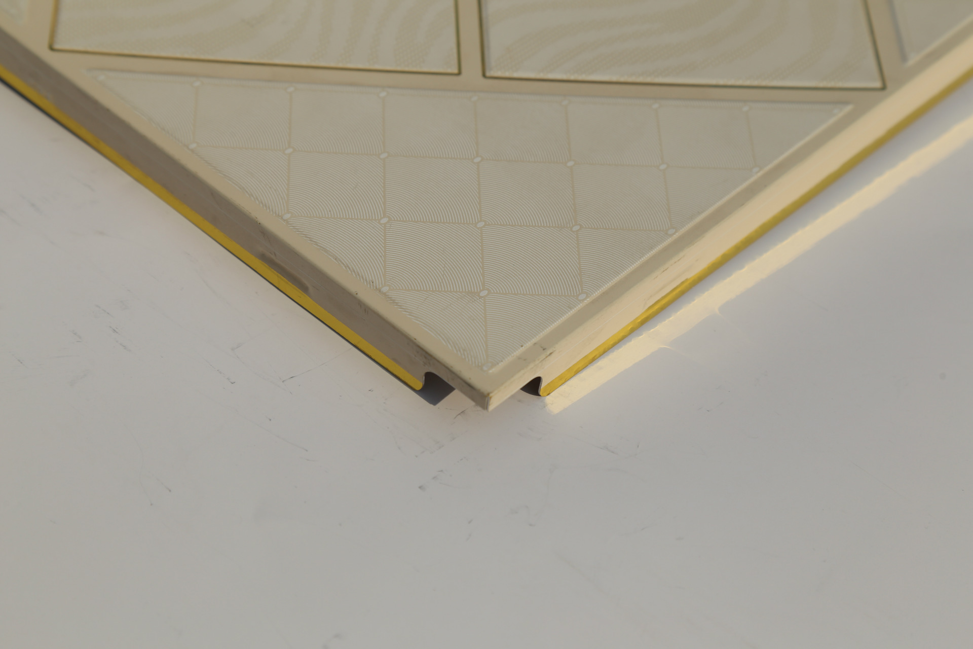 欧泽美新品集成吊顶铝扣板玛雅传奇中花