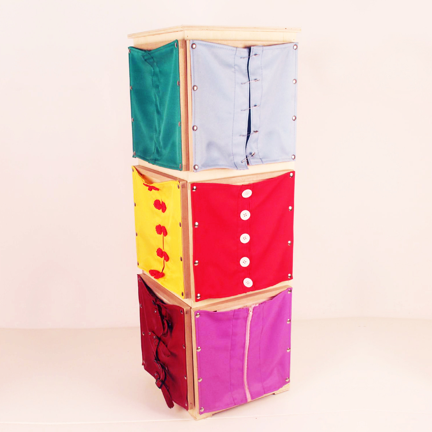 厂家直销国内版12种衣饰及架蒙氏日常教具婴幼儿童益智类玩教具