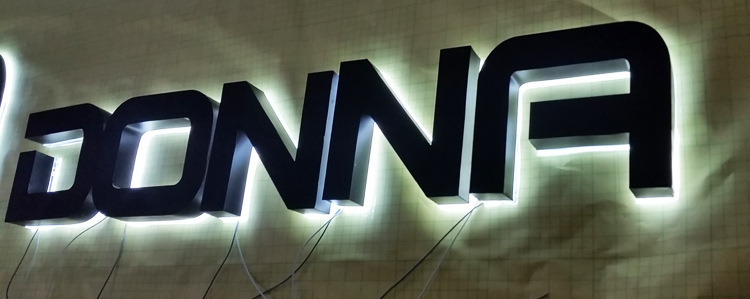 门头不锈钢烤漆水晶底背发光字 钛金属背打光门头广告招牌制作