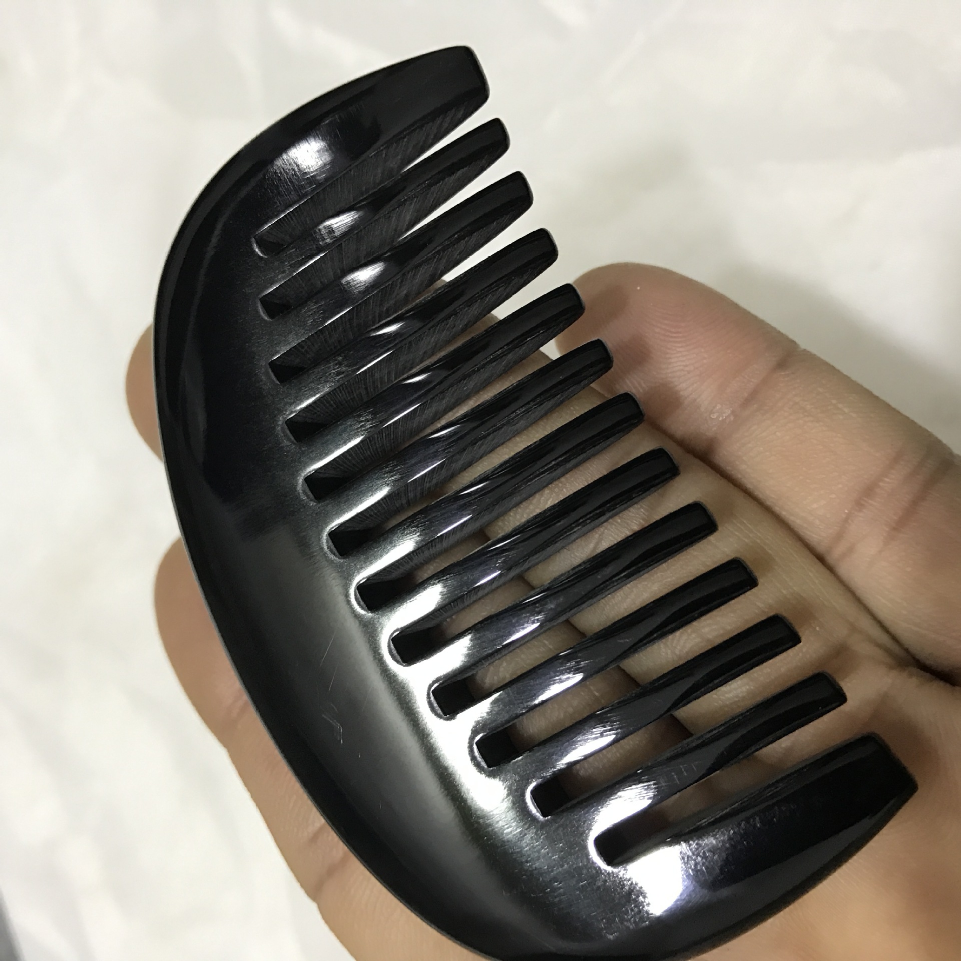 纯天兰水牛角 宽齿密齿梳真品头部经络按摩梳 刮痧 水牛角小梳子-阿里