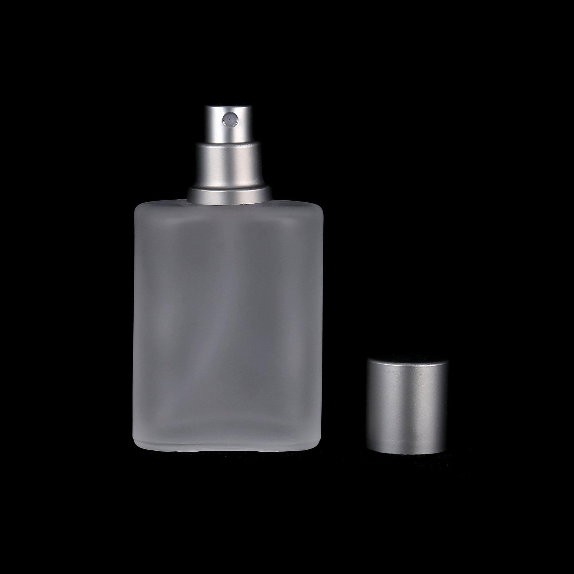 现货厂家直销100ml玻璃瓶 高档磨砂四方扁圆香水喷雾瓶螺口分装瓶