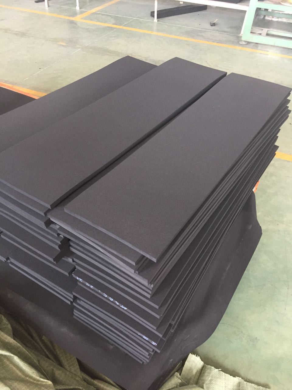 防震cr材料泡棉 橡胶发泡材料 cr卷材 防火环保cr泡棉