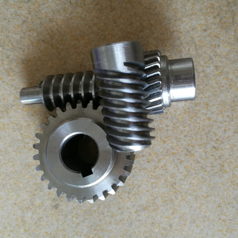 供应精密汽车专用蜗杆蜗轮 专业生产各种圆柱齿轮轴加工定制