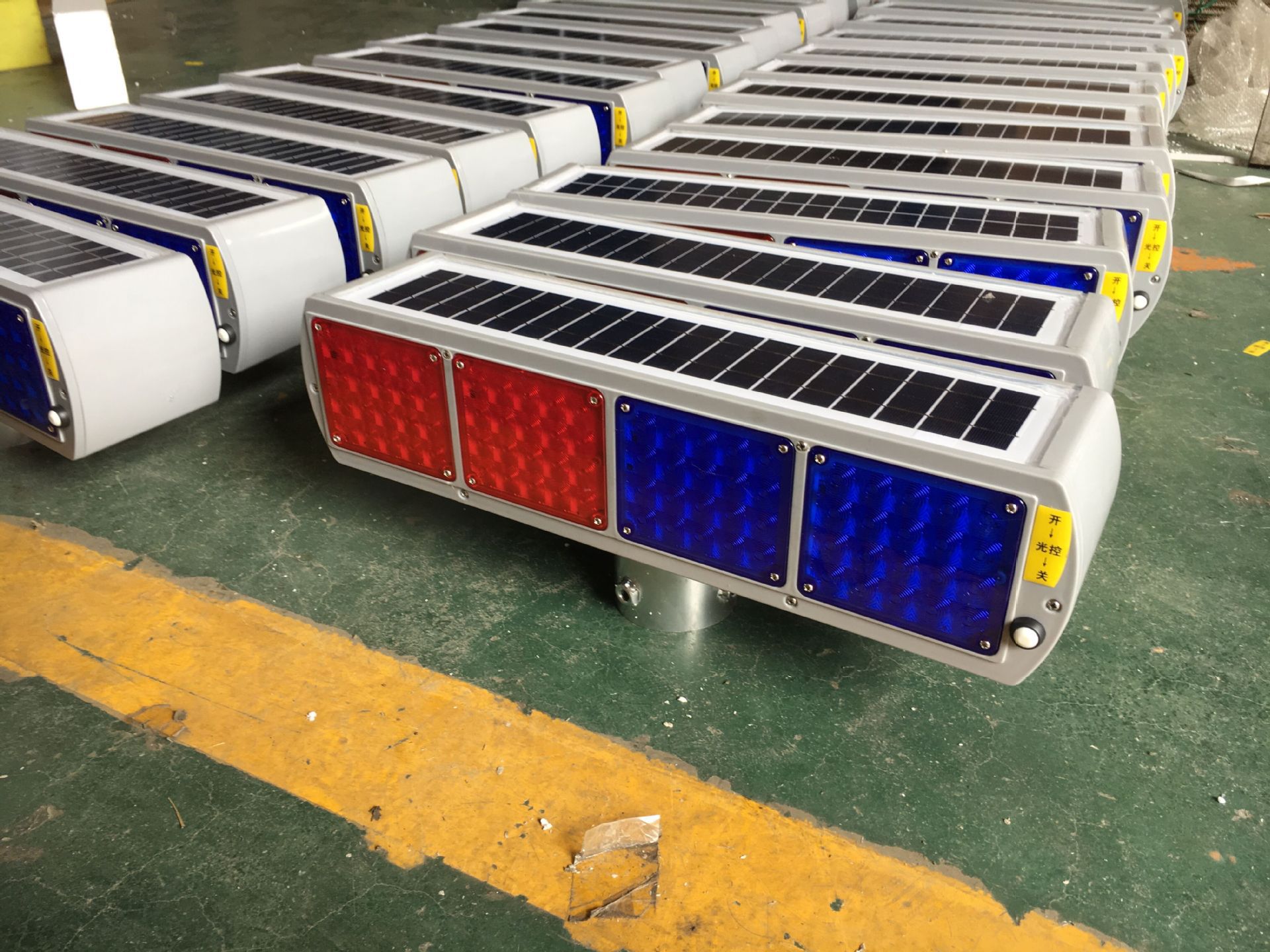 一体式太阳能爆闪灯 公路爆闪灯 双面四片爆闪灯 led公路警示灯