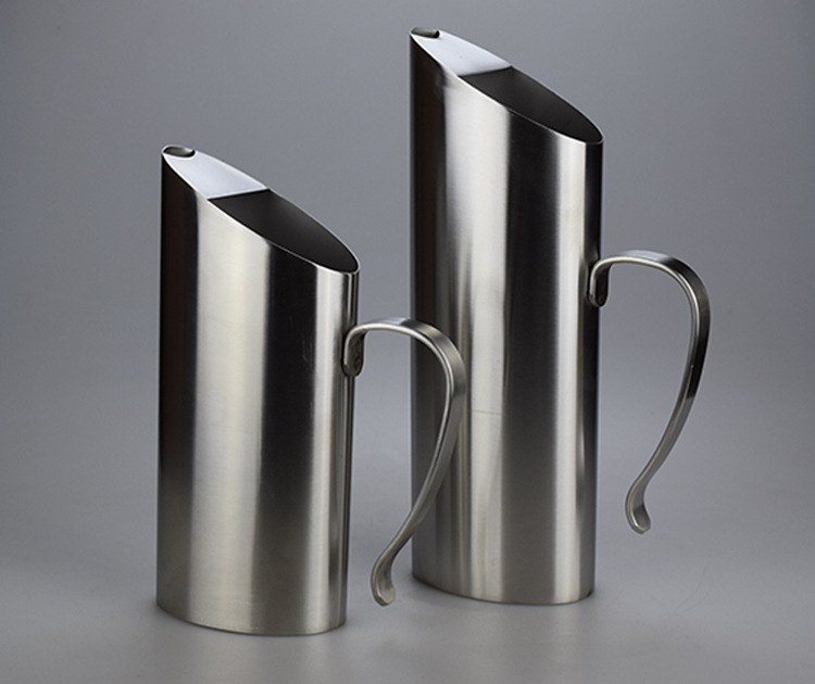 不锈钢分酒器不锈钢扎壶调酒壶卡拉壶酒吧ktv斜口扎壶啤酒果汁壶