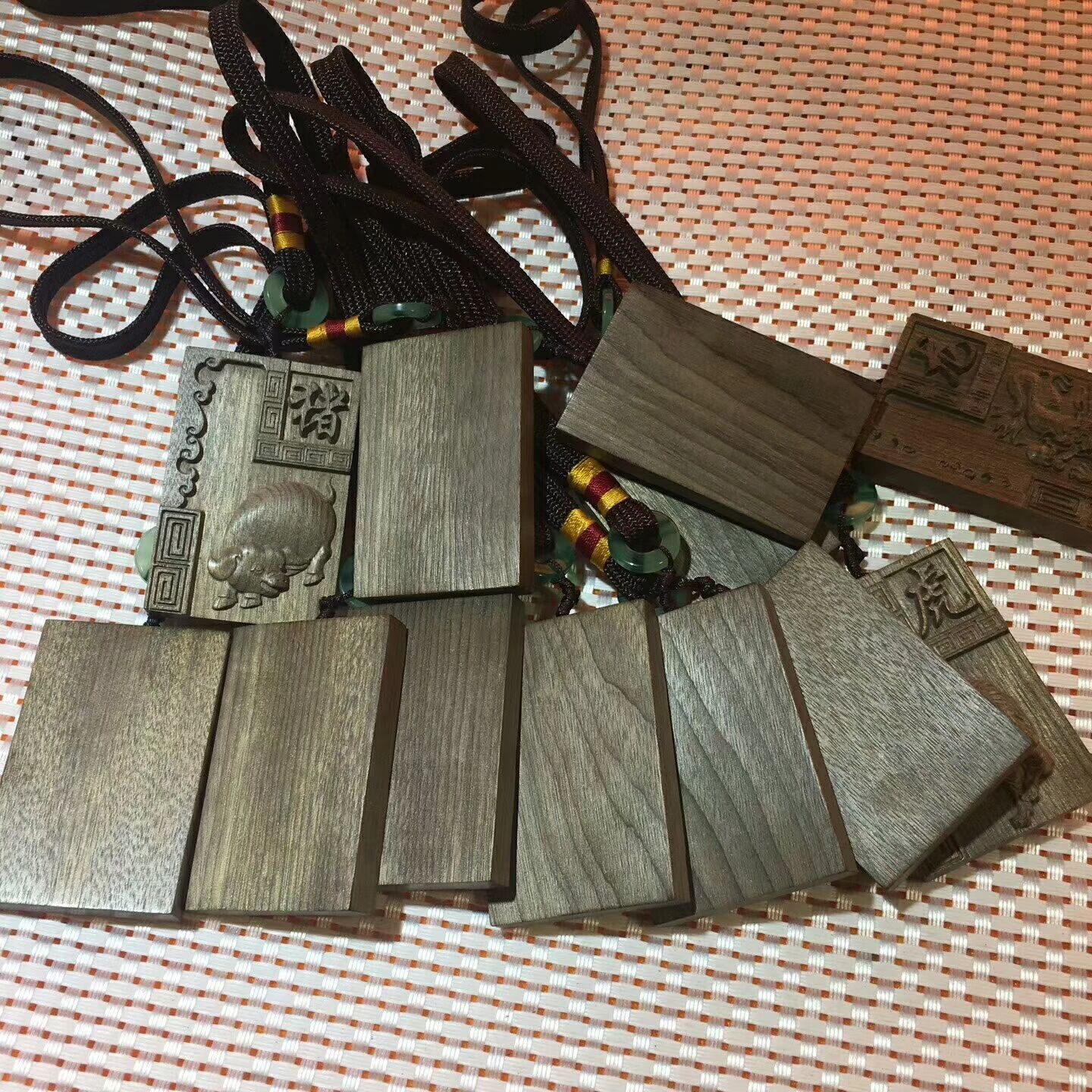金丝楠阴沉木四六牌阴沉木十二生肖416牌雕刻鼠牛虎兔龙蛇挂件