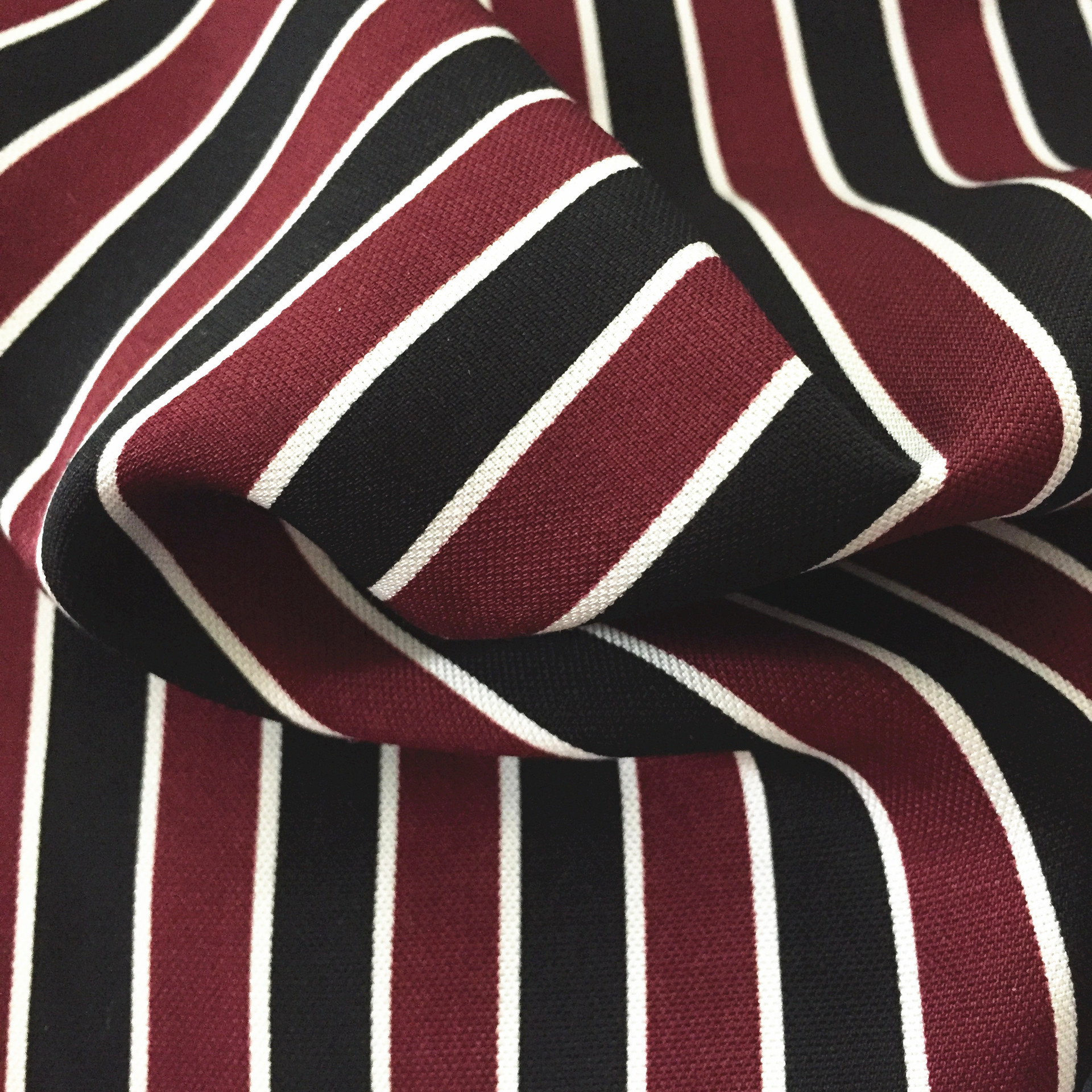 新款天丝麻混纺印花面料中高档女装时装面料