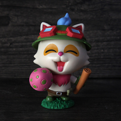 厂家定做踢足球的猫顽皮公仔 搪胶萌宠卡通车载玩偶 pvc塑料摆件