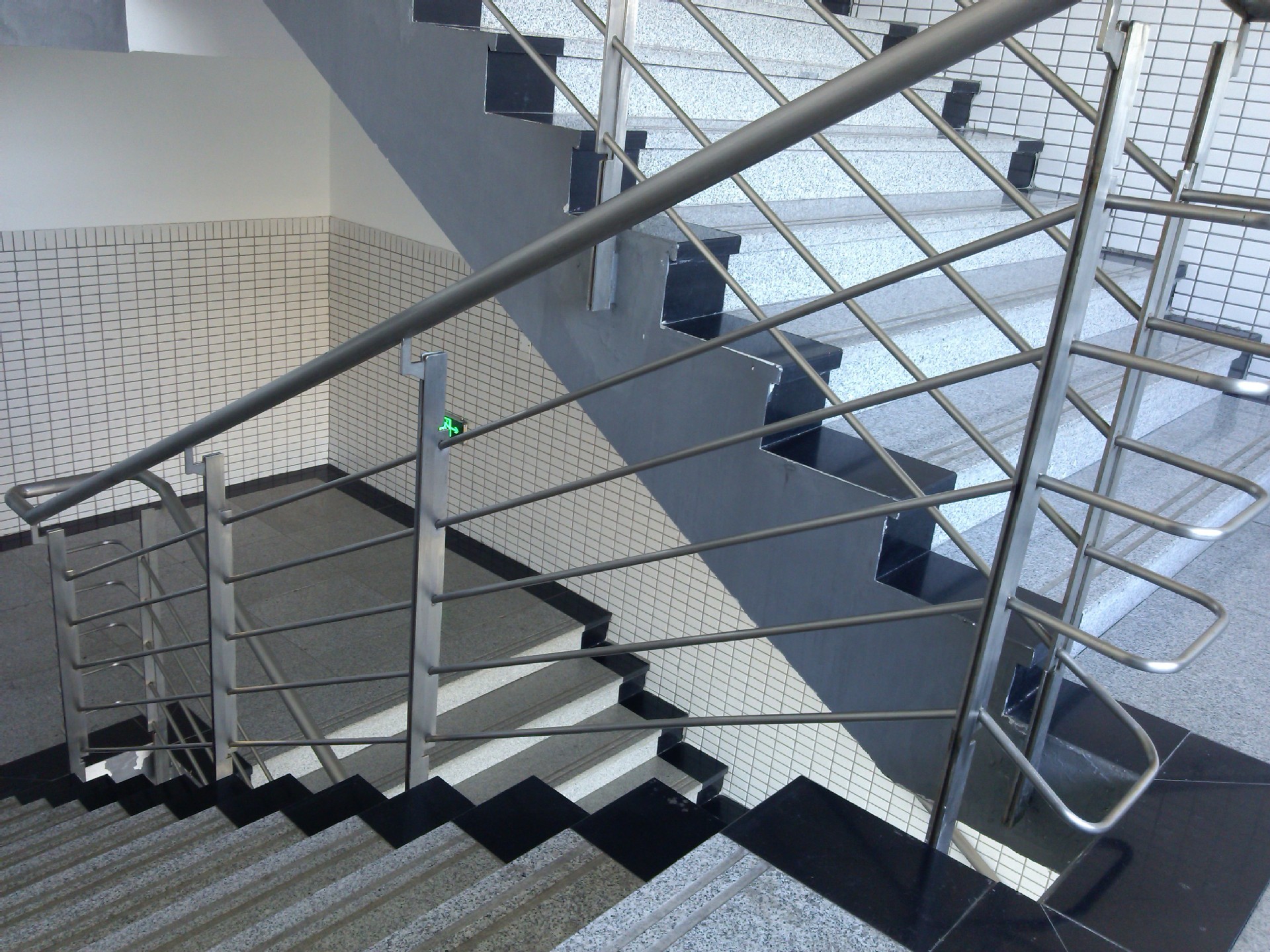 立衡公司不锈钢栏杆扶手钢质木质栏杆扶手