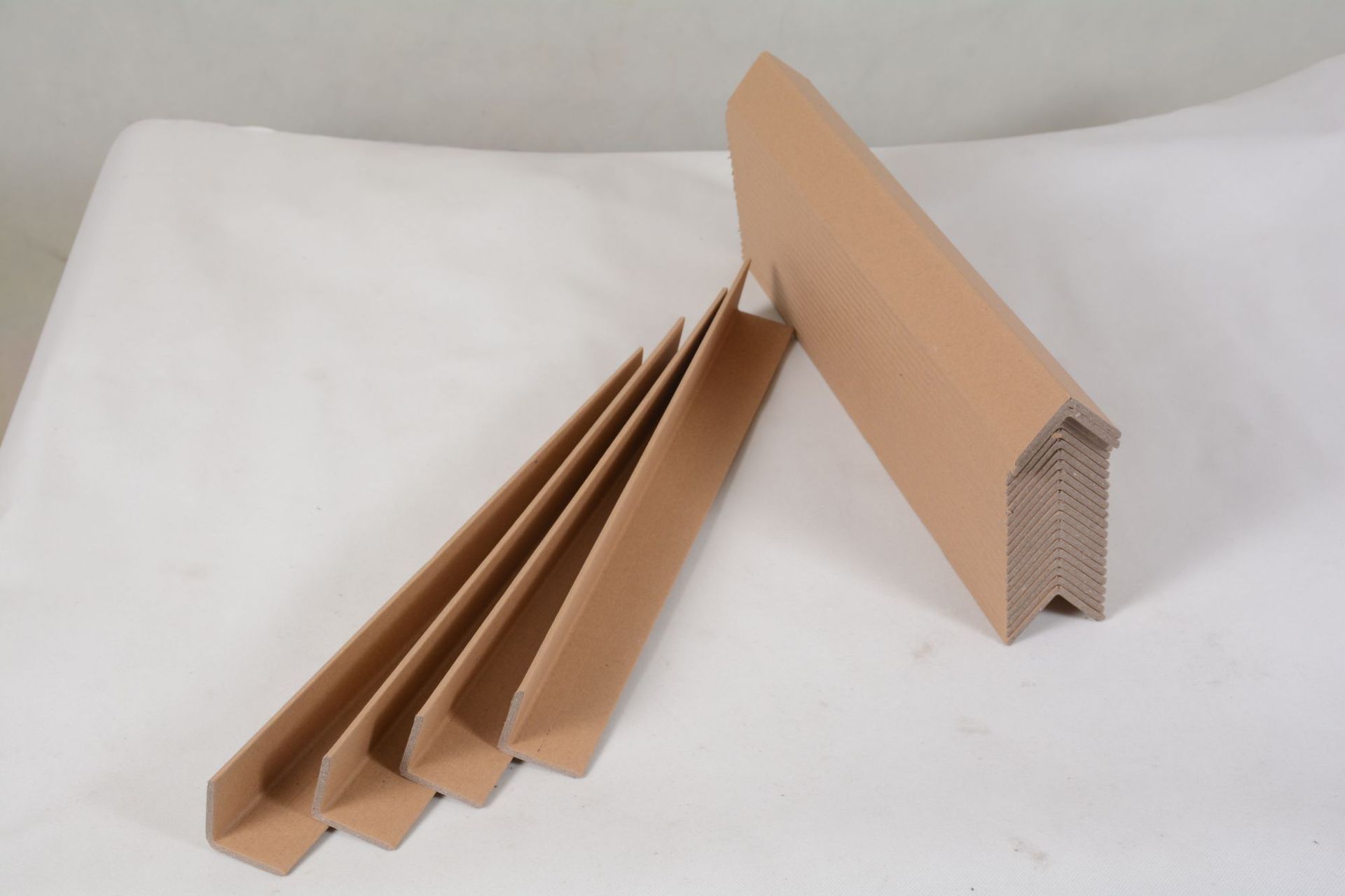 厂家直售l型纸护角护角条 纸质包角40*40*3毫米包装护角带定做
