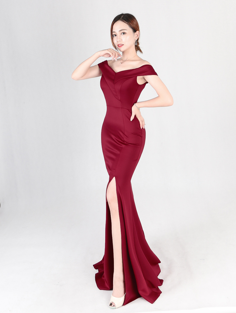 8642#宴会晚礼服2017新款高贵优雅长款一字肩鱼尾主持人礼服长裙