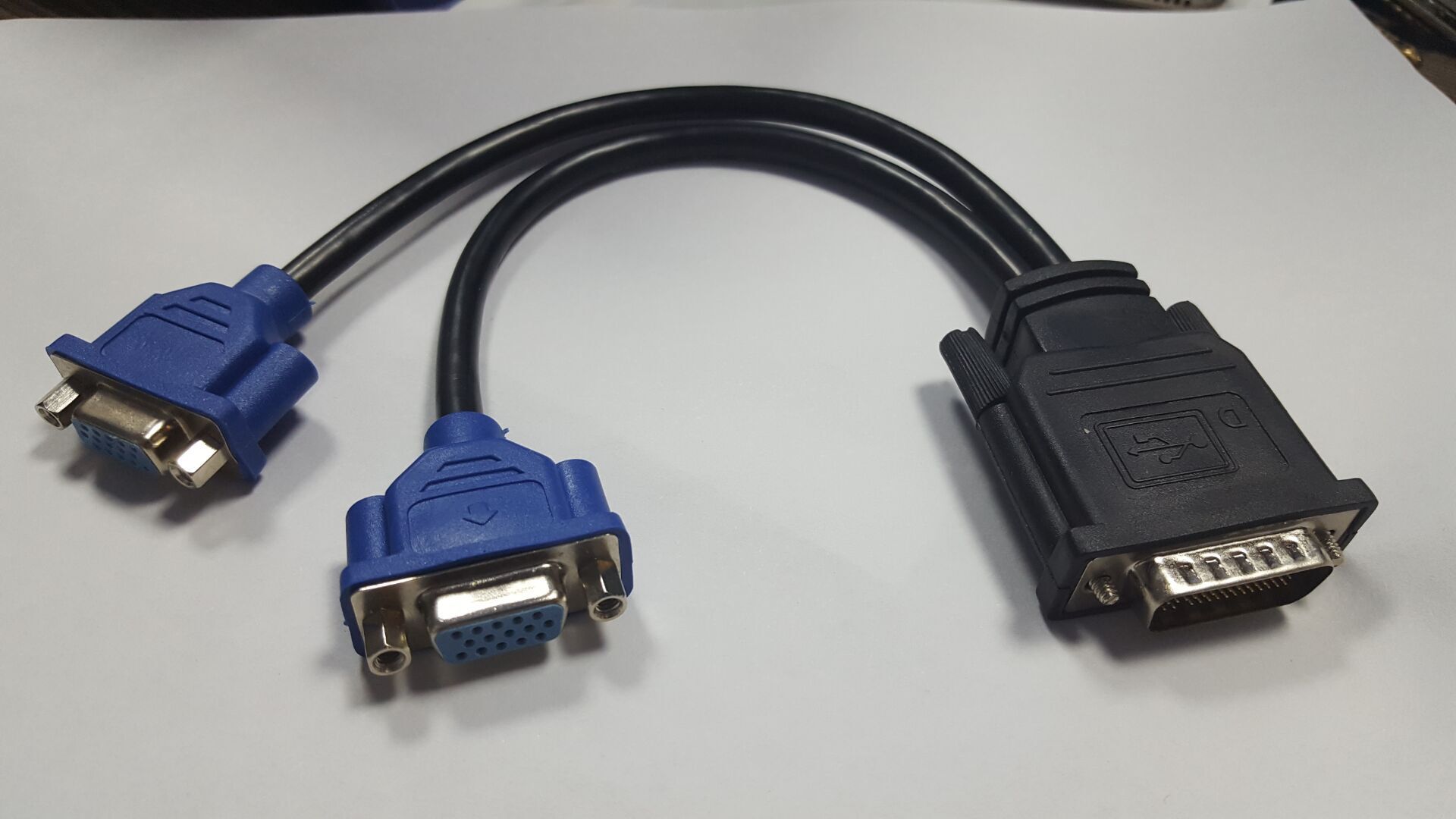 dms59针转双vga转接线 显卡dvi一分二双屏显示双vga头电脑转接线