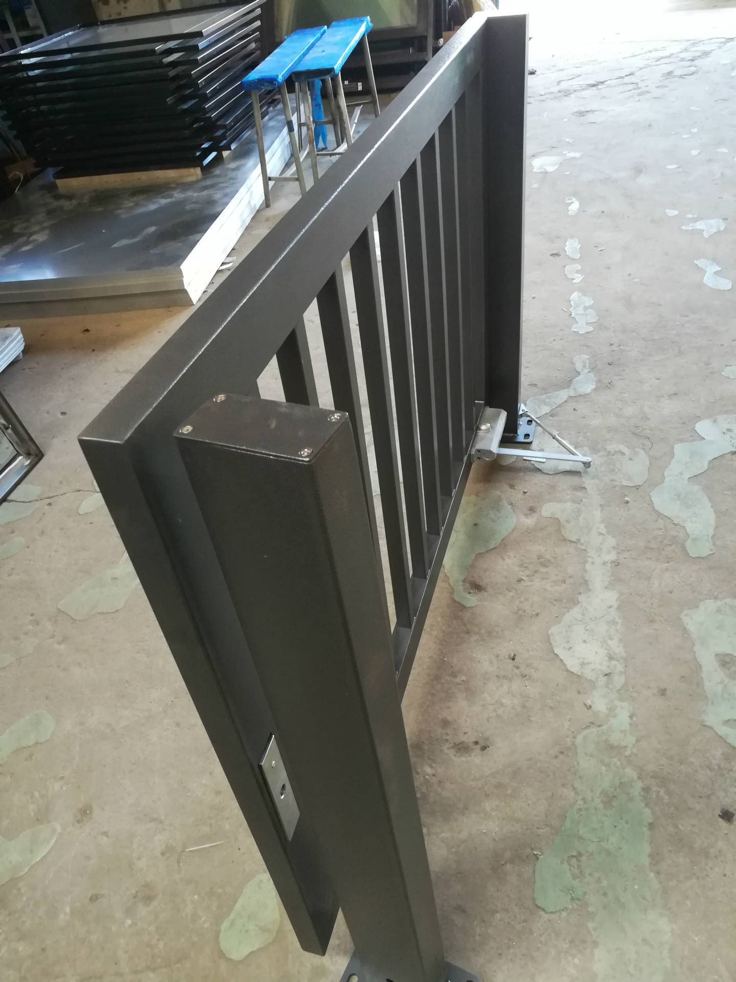 护栏围栏铁艺护栏道路栏杆铁艺大门栅栏门小区通道门多种规格可选