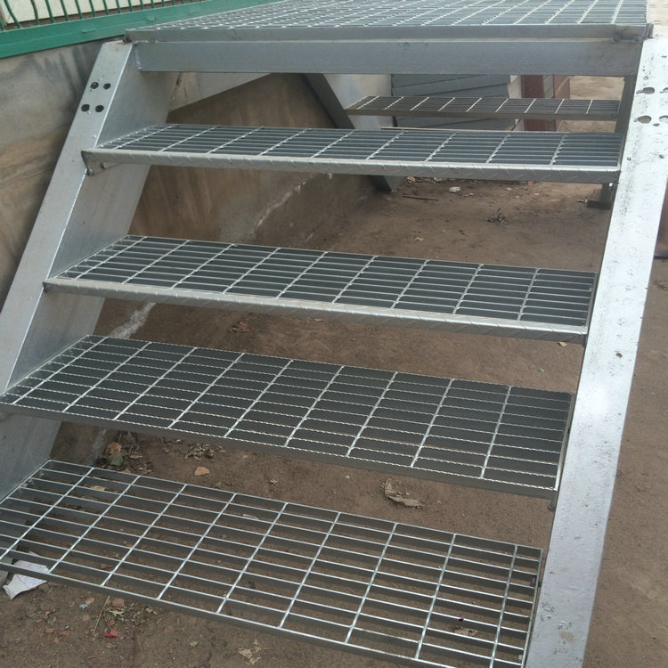 镀锌楼梯踏步板 踏步t4格栅板 钢结构人工格栅板