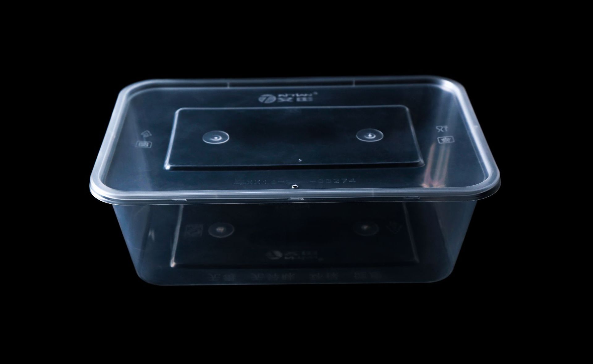 一次性快餐盒已由泡沫饭盒转向环保饭盒,原来的泡沫饭盒由于不耐