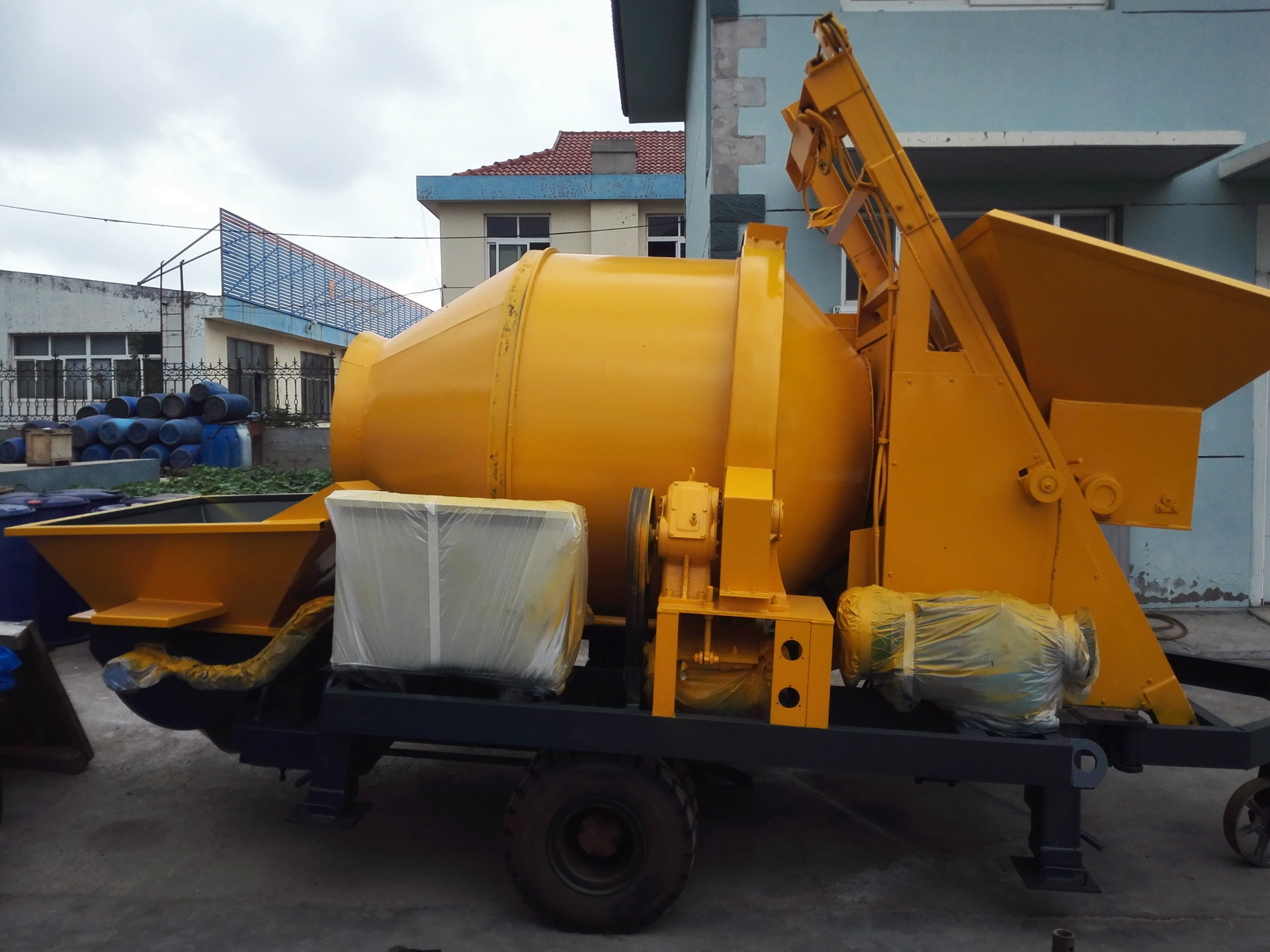 搅拌拖泵 搅拌输送一体机 拖泵 地泵 混泥土搅拌机 混凝土地泵