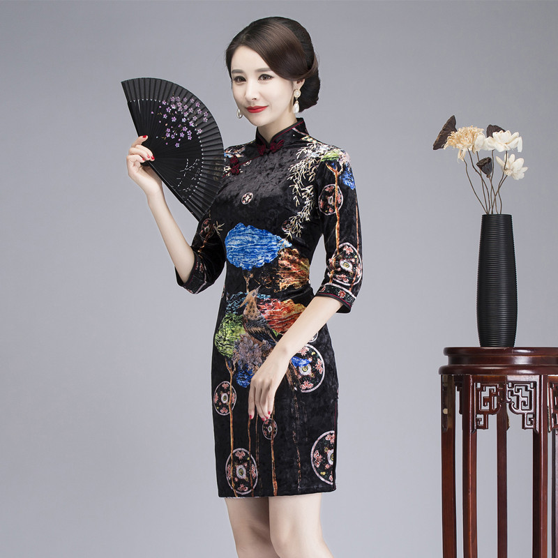 裕唐阁实拍大码宴会走秀旗袍丝绒旗袍短袖马蹄袖短款复古旗袍