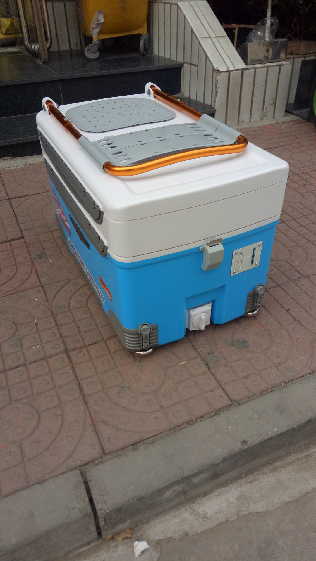 恒冠068a068/29lb双层钓箱 保温箱 海鱼箱 储藏箱 虾饵箱还工具层