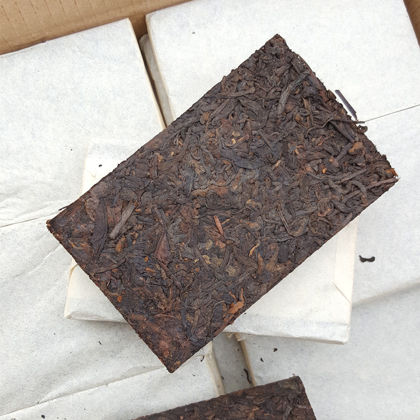 云南勐海熟普洱茶砖250克砖茶大树茶古树茶白纸包装普洱茶砖批发