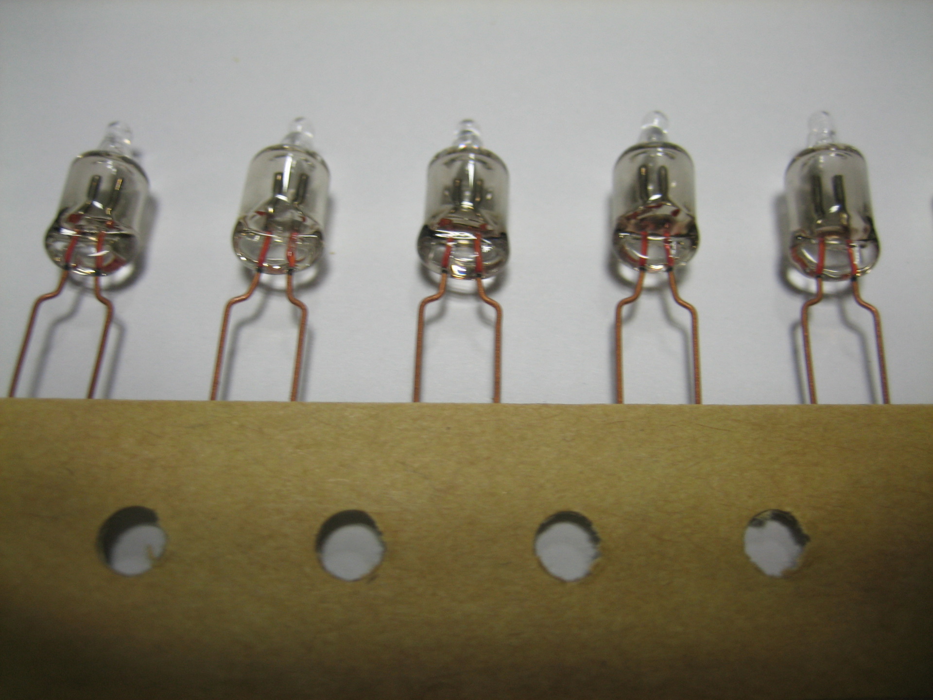 玻璃放电管 防雷管 gs41-102n ssd41-102n 2.6*4.3 插件 1000v