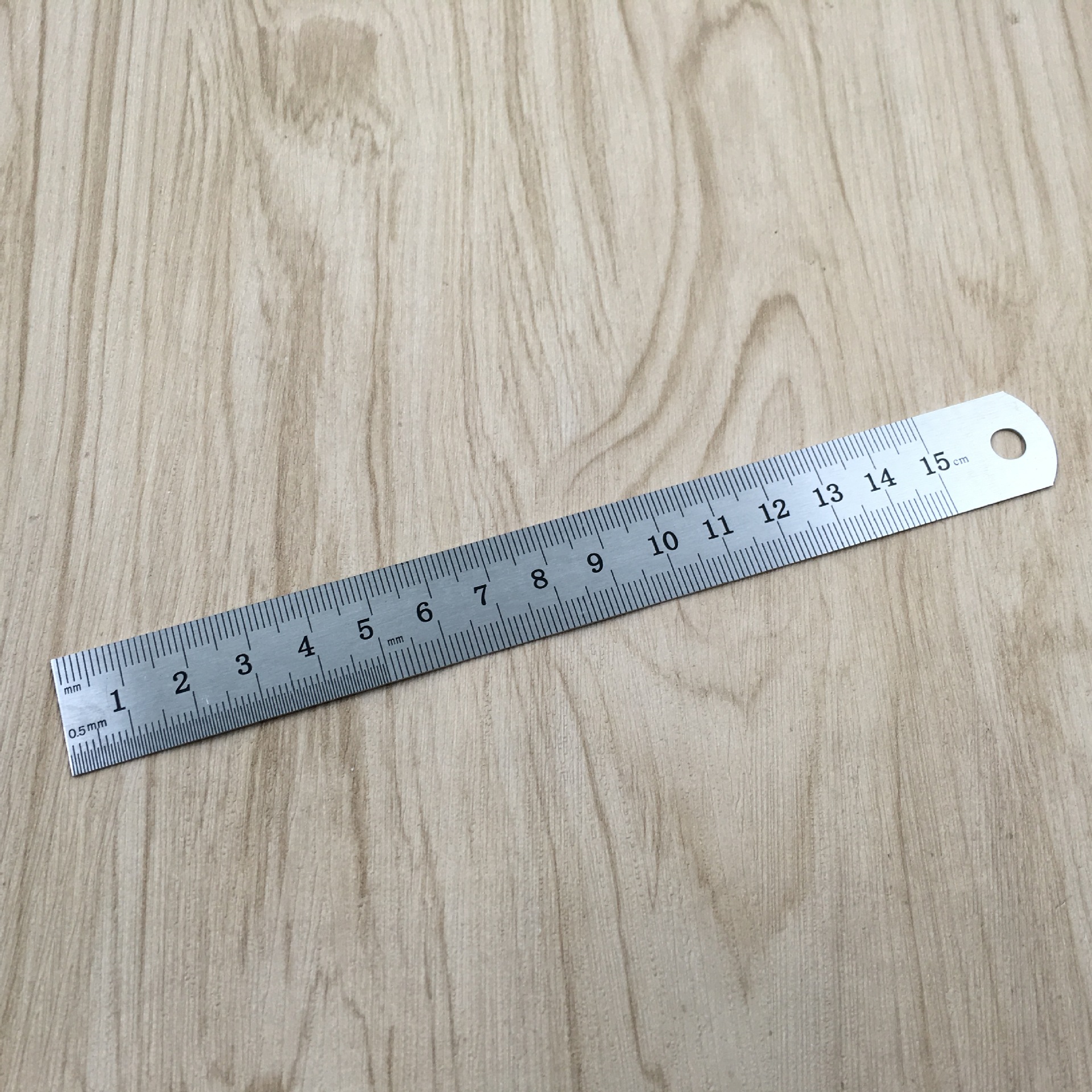 不锈钢直尺 15cm双面刻度尺子美术钢尺0.7mm厚度五金工具厂家直销