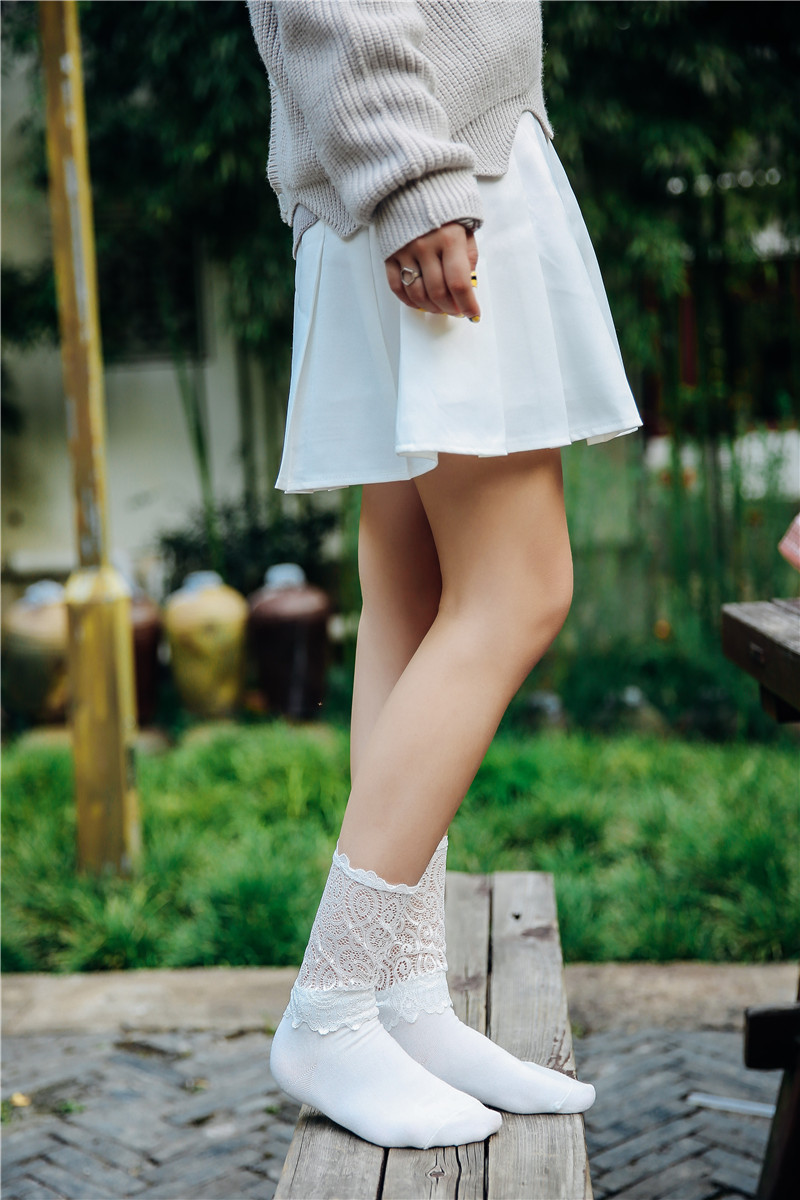 2018新品蕾丝边女袜日系纯棉堆堆袜黑白女士中筒袜子批发