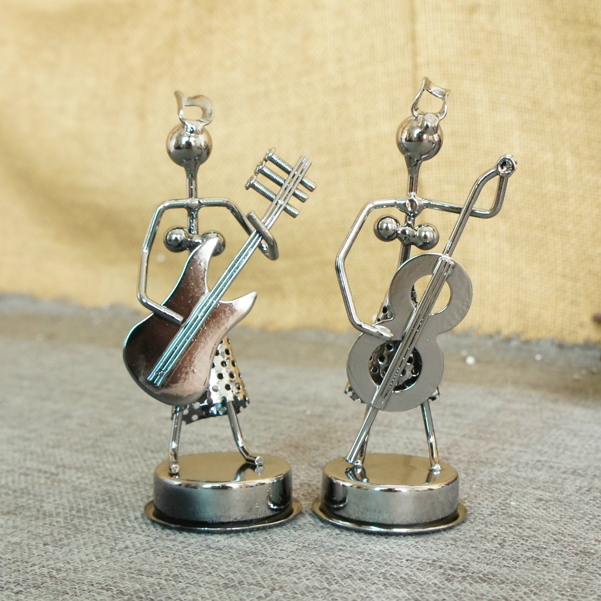 2019新品 创意小提琴摆件 镂空金属工艺品 造型混 小美女8个一套