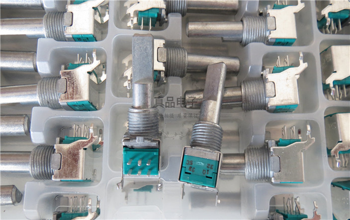 10k进口日本alps 09型精密b103双联卧式带支架音量电位器柄长25mm