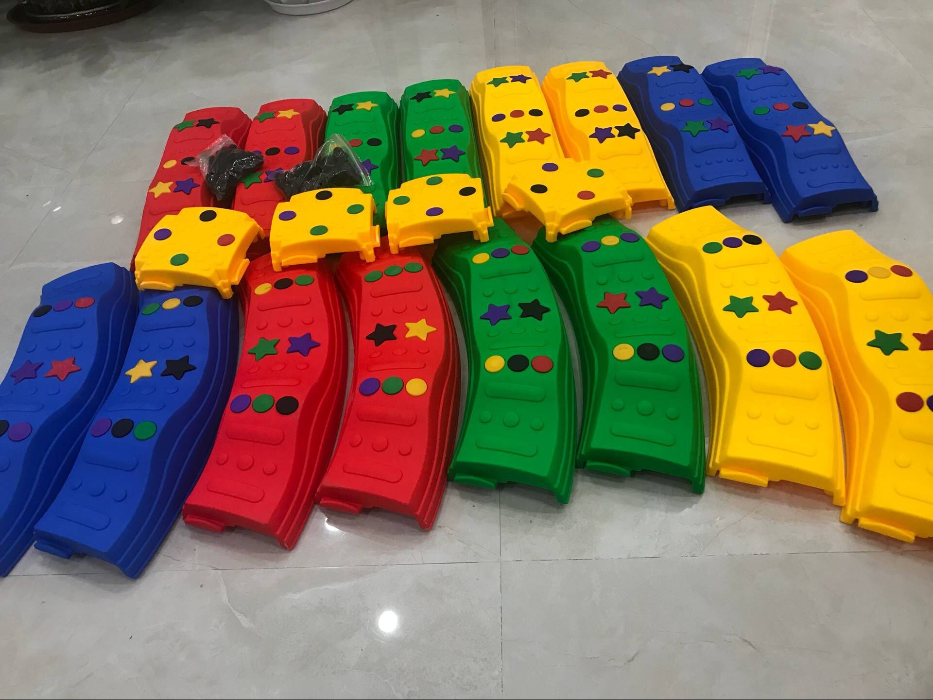 感统器材玩具游乐设备平衡木儿童早教幼儿园体能训练触觉板教具