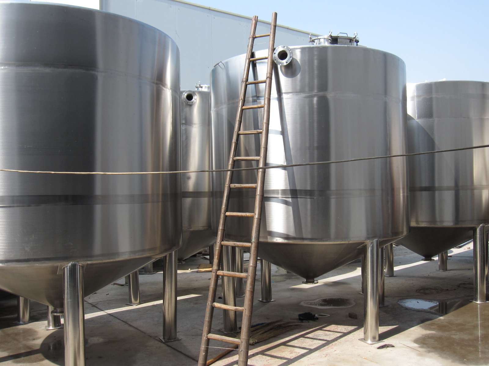 徐州酒厂设备酿造黄酒白酒大型酿酒设备厂家低价白酒酿酒设备