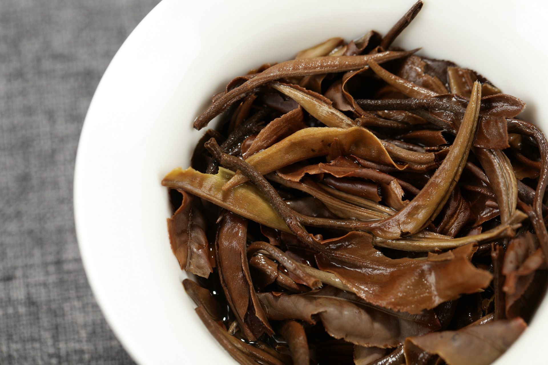 云南普洱茶 茶叶 生茶 月光美人茶饼357克特级 月光白 厂家直销