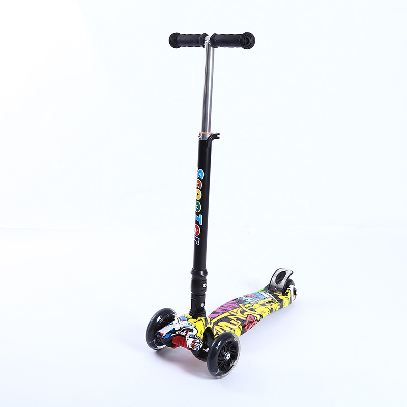 儿童涂鸦大童三轮滑板车 加固尼龙踏板 超弹静音闪光3-12岁溜溜车