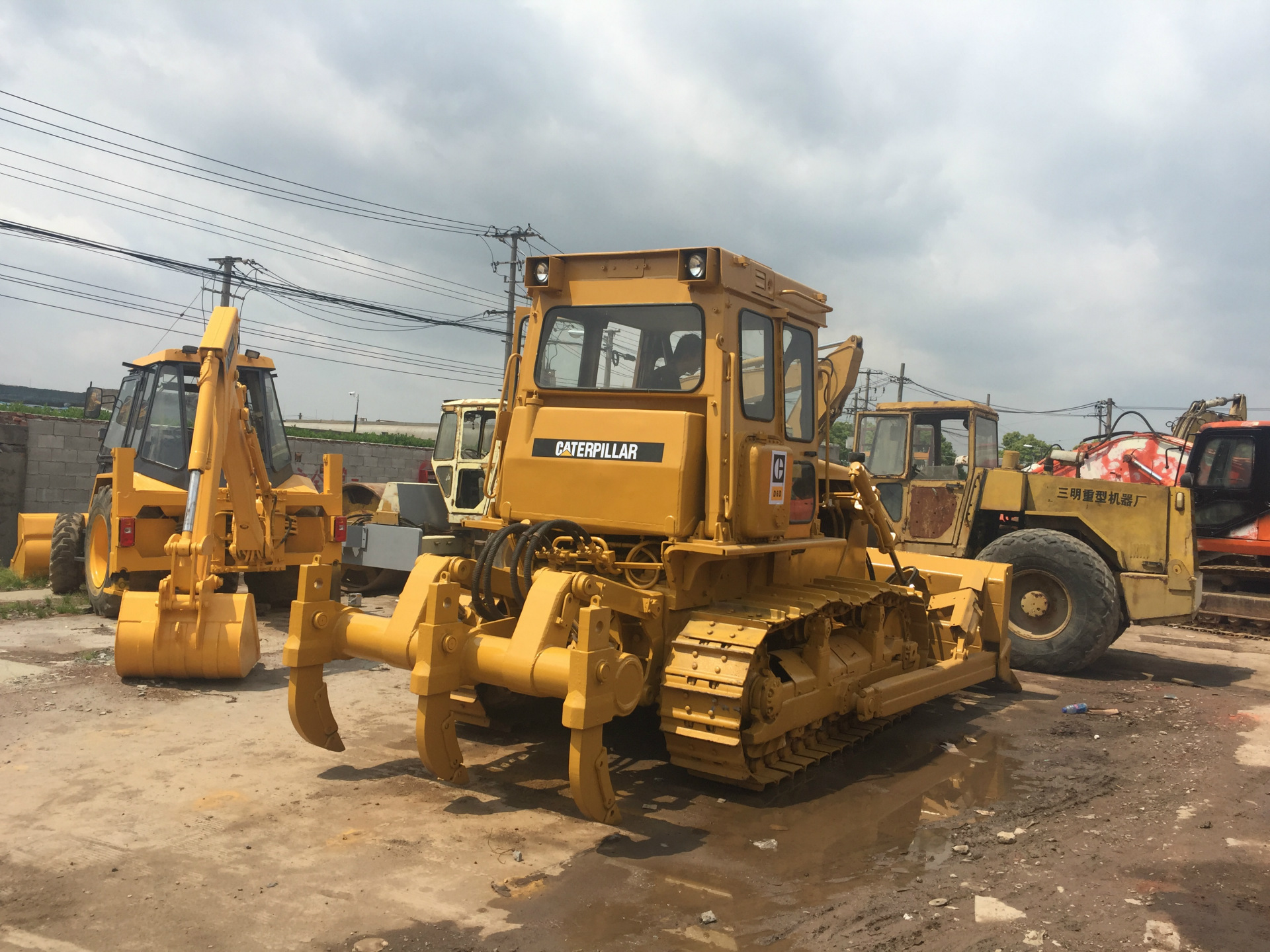 caterpillar卡特d6d推土机出售带松土器