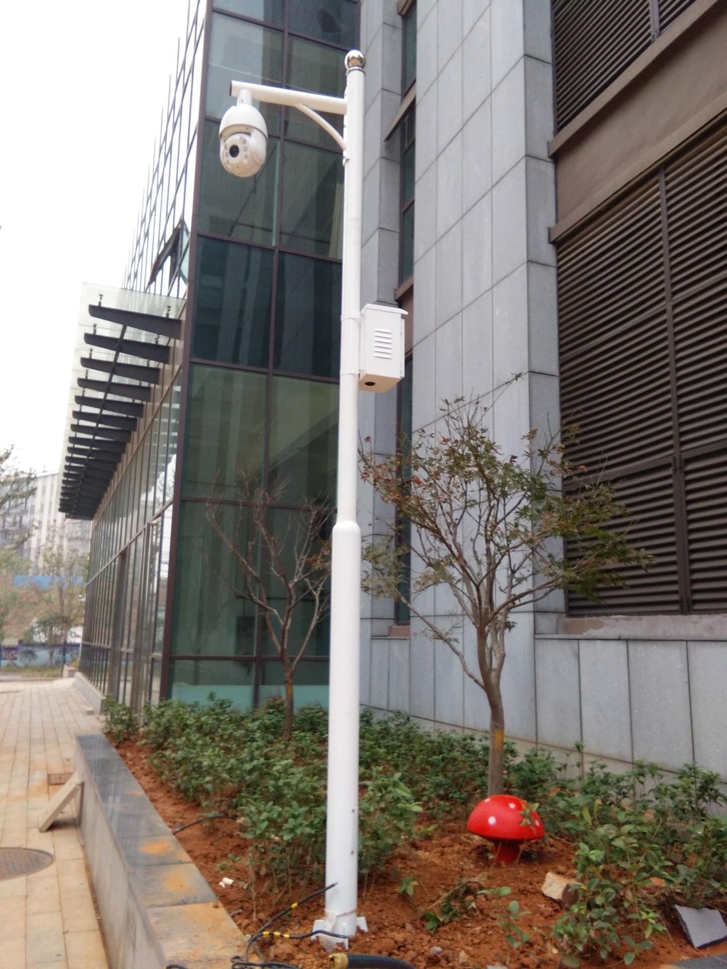 5米枪机球机小区学校镀锌不锈钢监控立杆