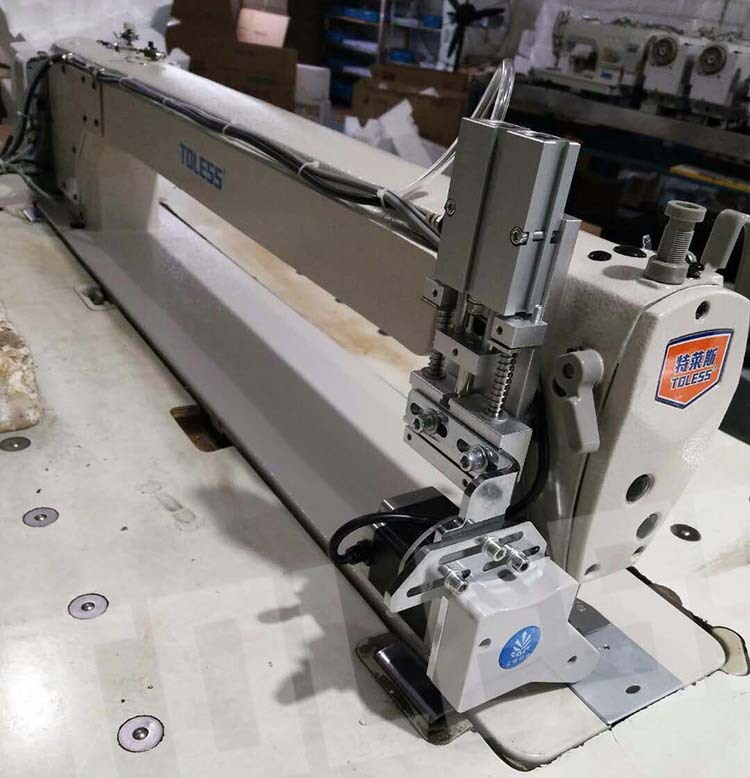 厂家批发电脑直驱长臂车长臂模板机 羽绒服缝纫机手推式拖轮可选